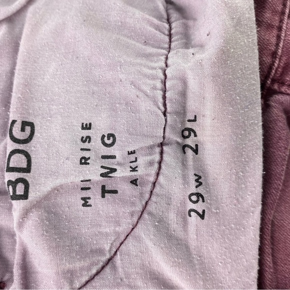 BDG faded distressed burgundy mid rise twig ankle jeans, 29 - Picture 5 of 14